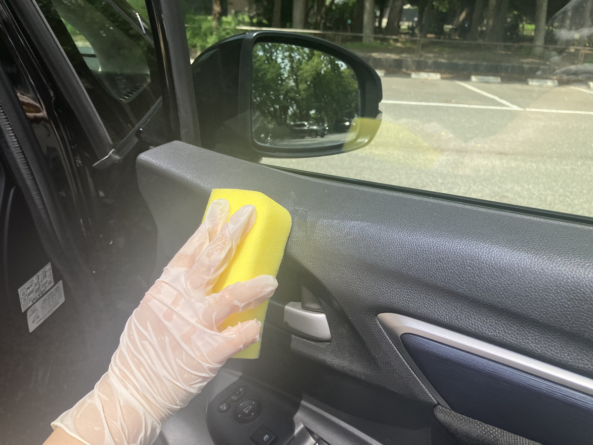 夏の「日焼け止め汚れ」はこう落とす！