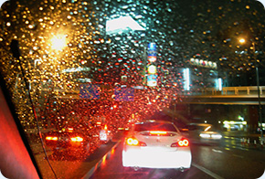 雨でにじんだ視界