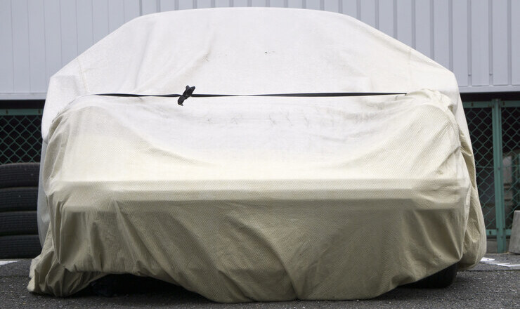 カバーをしている車の画像